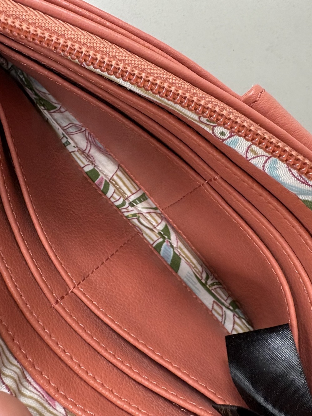 Stone Mountain Coral Pink Pebble Leather Double Zip Clutch Wallet Organizer - Picture 9 of 15